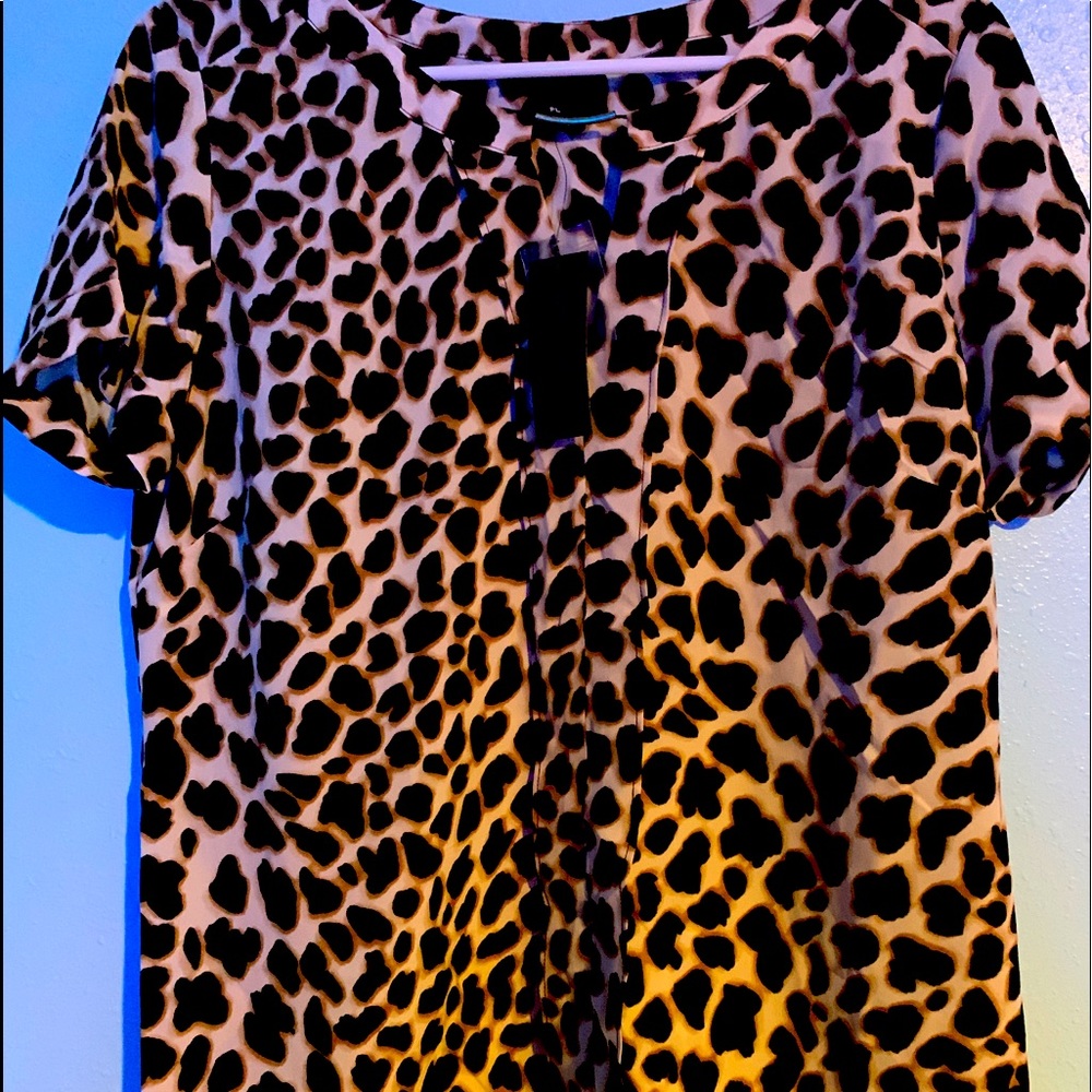 V-neck Leopard print top PL NWT